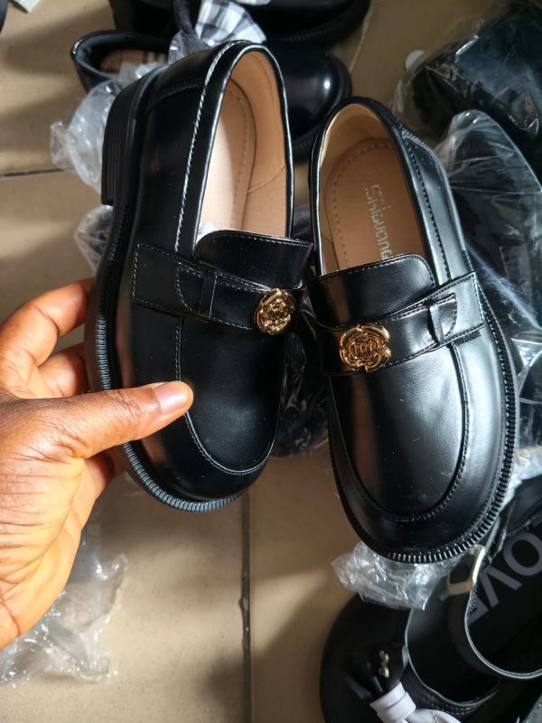 Shoe