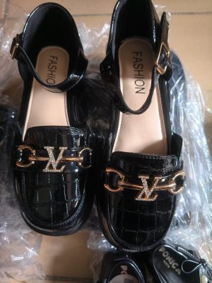 Shoe
