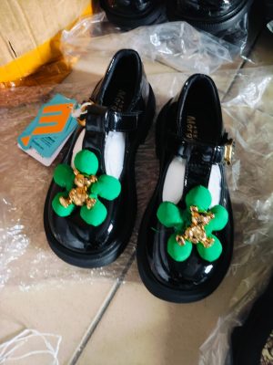 Shoe