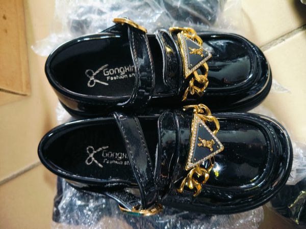Shoe